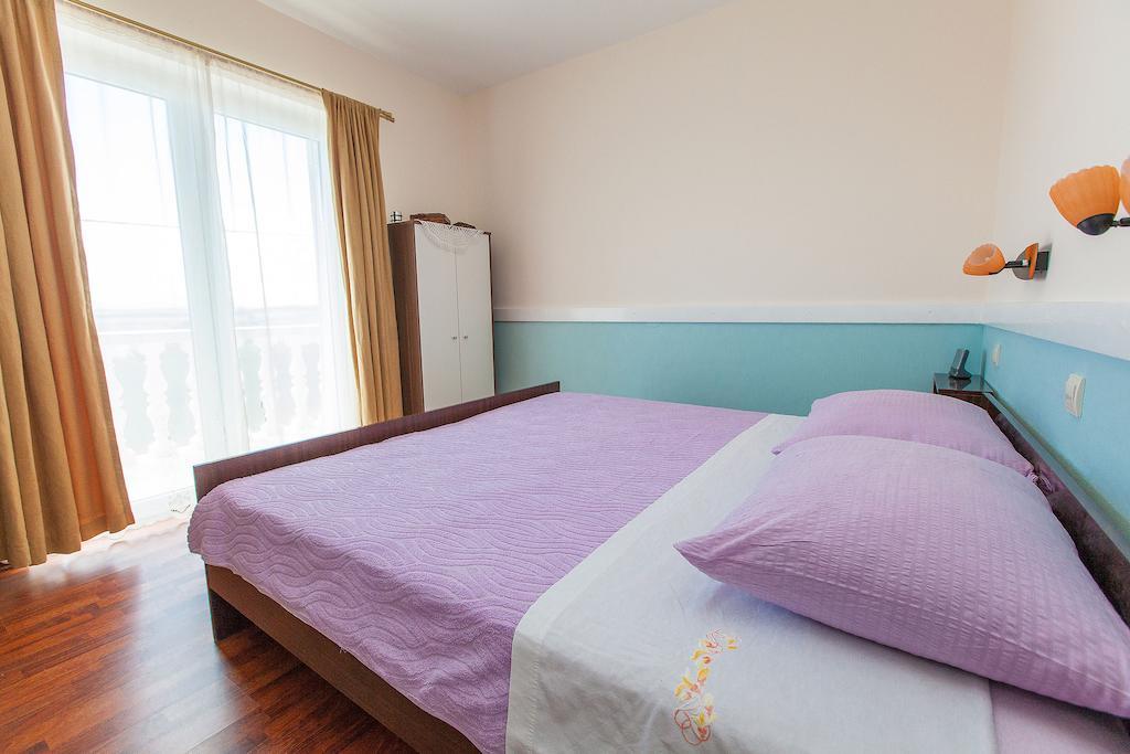 Apartments Villa Americana Jadranovo Kamer foto